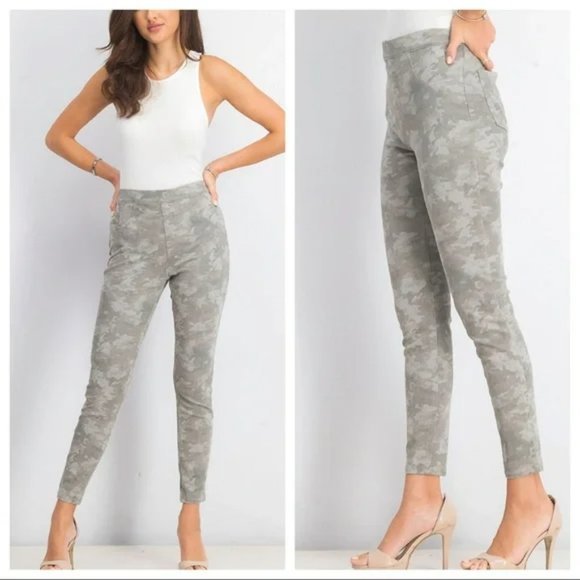 SPANX Pants - Super soft SPANX light camo Jean-ish Leggings